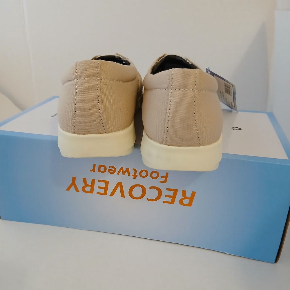 Recoverey Footwear Casual Slip-On Canvas Shoes - Beige Weightless $28 - Picture 5 of 9